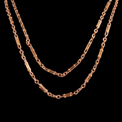Lot 325 - An 18 carat yellow gold chain necklace.