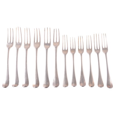 Lot 318 - Georgian silver sweetmeat and small forks.