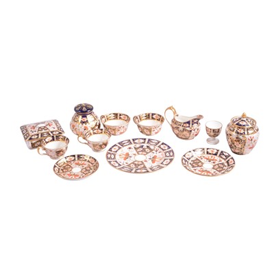 Lot 38 - Collection of Royal Crown Derby Imari pattern 2541 / 1602 teawares.