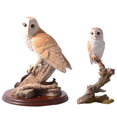 Lot 86 - Border Fine Arts owl model, 'On the look out', and a Sherratt and Simpson model 'Barn owl on branch'