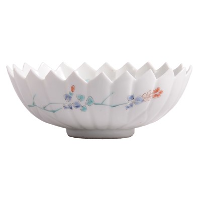 Lot 70 - Japanese Arita porcelain bowl