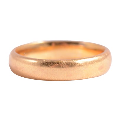 Lot 250 - A 22 carat yellow gold wedding band.