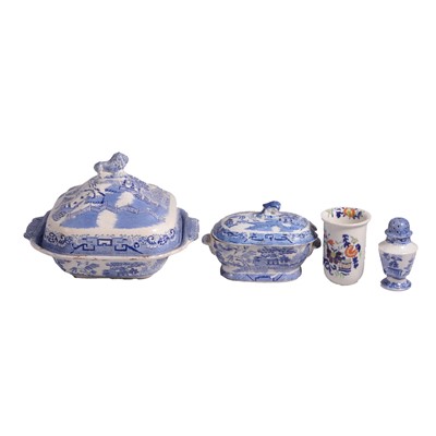 Lot 85 - Large collection of blue and white Willow pattern