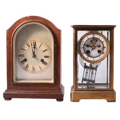 Lot 121 - Two mantel clocks