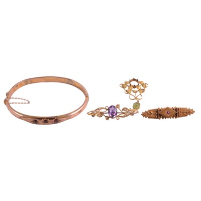 Lot 253 - A 9 carat rose gold half hinged bangle, brooches.