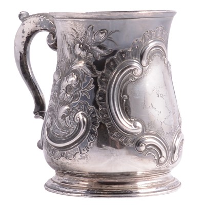 Lot 205 - Silver baluster-shape mug