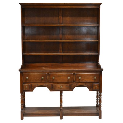 Lot 345 - Reproduction oak dresser
