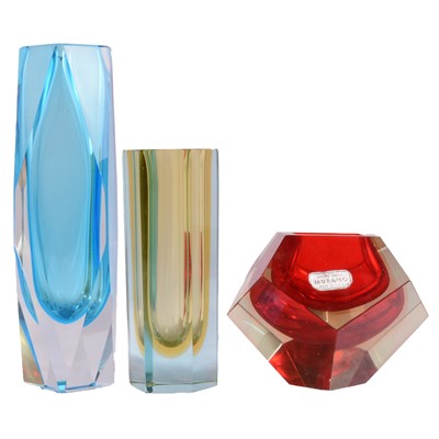 Lot 7 - Three pieces of mid-century Murano Sommerso glass vases