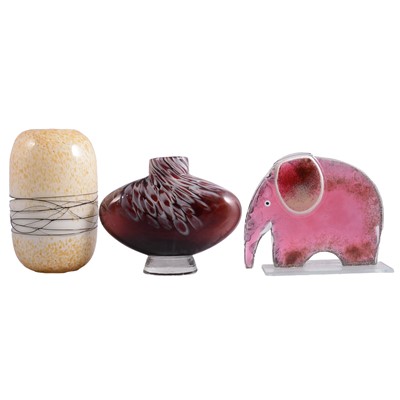 Lot 31 - Collection of Art Glass vases, bowls, and decorative glassware