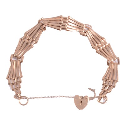 Lot 311 - A 9 carat yellow gold gate link bracelet.