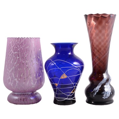 Lot 30 - Two boxes of assorted decorative glassware