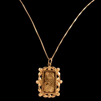 Lot 271 - A 5g Fine Gold Ingot in a mount on a box link chain.
