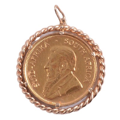 Lot 273 - A South African Gold ¼ Krugerrand 1981 coin pendant.