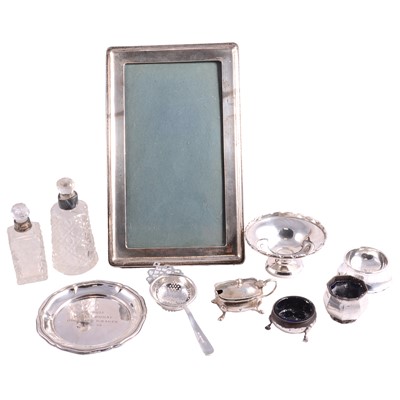 Lot 226 - Silver pedestal bowl, Harrods Ltd, Birmingham 1932, and other silver and white metal items.