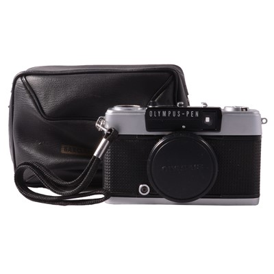 Lot 130 - Olympus-Pen EE-3 camera