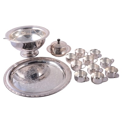 Lot 90 - Mappin & Webb plated muffin dish and cover, large Oneida Punch bowl set