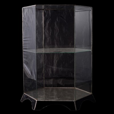 Lot 186 - Glass table top hexagonal display case