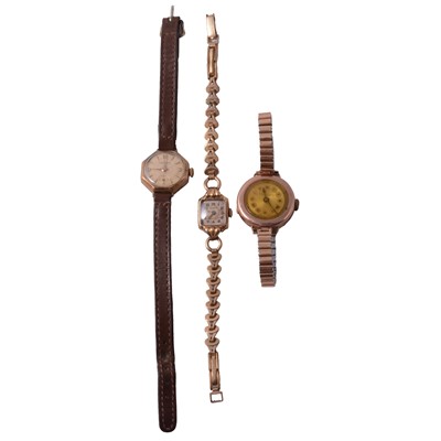 Lot 439 - Three vintage 9 carat yellow gold manual wind wristwatches.