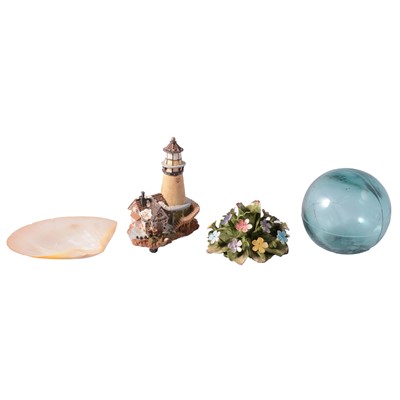 Lot 103 - Ornamental items and collectibles