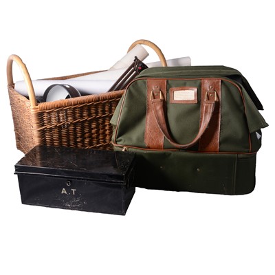 Lot 128 - Set of bowling woods and miscellany