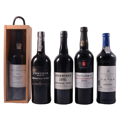 Lot 119 - Five assorted bottles of Port