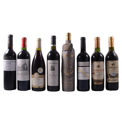 Lot 263 - Eight bottles of assorted table wines - red