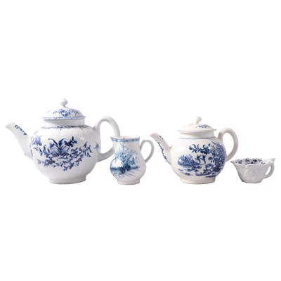 Lot 5 - Worcester First Period Feather-mould teapot, and other 18th century blue and white ware