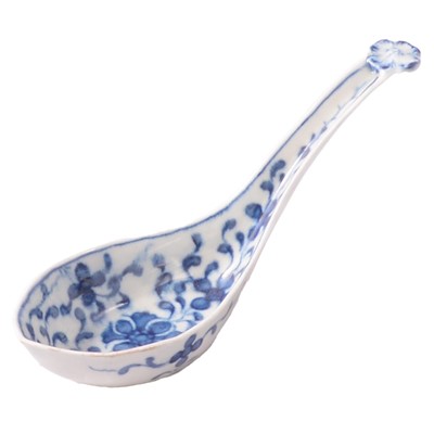 Lot 7 - Worcester First Period porcelain rice spoon