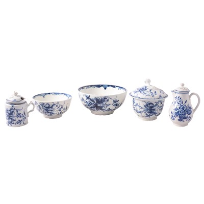 Lot 4 - Five pieces of Worcester porcelain, First Period, Mansfield pattern