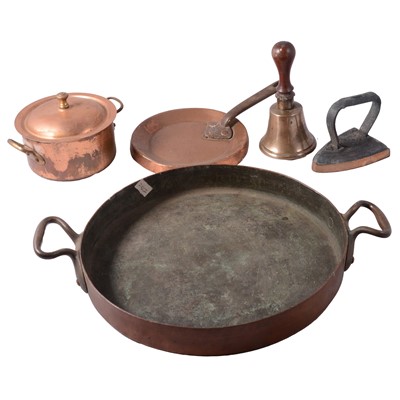 Lot 143 - Large quantity of vintage copper kitchen pans and other kitchenalia