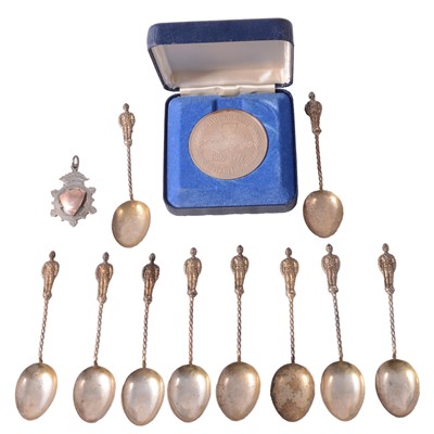 Lot 204 - Set of ten Edwardian silver teaspoons, William Devenport, Birmingham 1905, and other silver items.