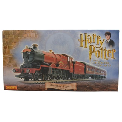Lot 14 - Hornby OO gauge model railway set, Hogwarts Express, R1033