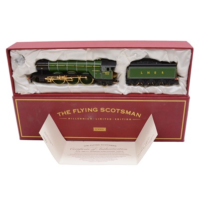 Lot 52 - Hornby OO gauge model railway locomotive R2146