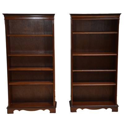 Lot 357 - Pair of reproduction mahogany open bookcases