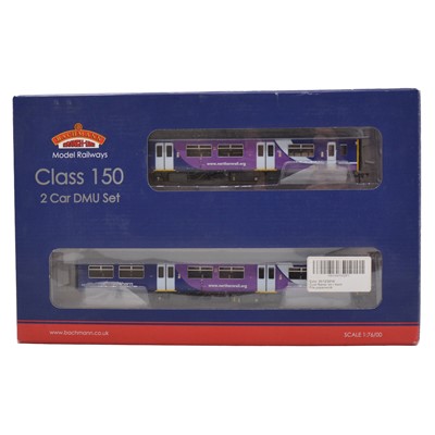 Lot 243 - Bachmann OO gauge 2 car DMU set