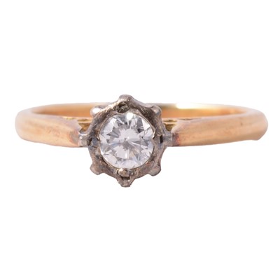 Lot 65 - A diamond solitaire ring.