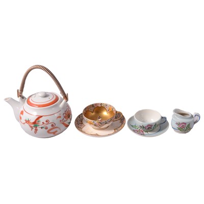Lot 98 - Kutani ware part teaset, and a small quantity of other Japanese ceramics