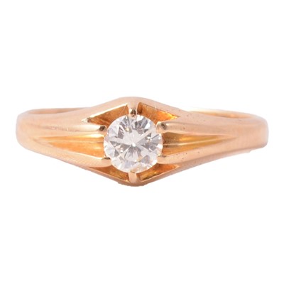 Lot 141 - A diamond solitaire ring.