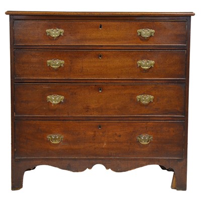 Lot 433 - George III mahogany chest of drawers