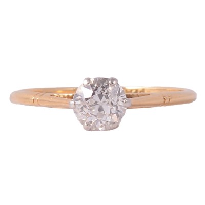 Lot 64 - A diamond solitaire ring.