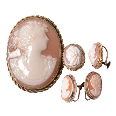 Lot 227 - Two pairs of carved shell cameo earscrews, and a faux cameo brooch.