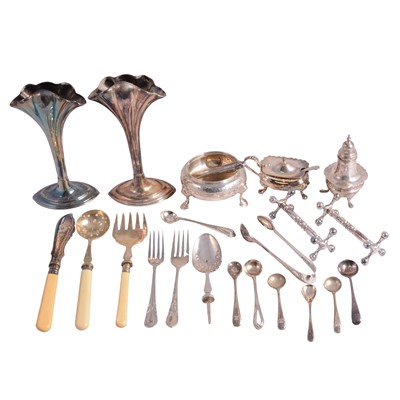 Lot 184 - Small quantity of silver and silver plated wares