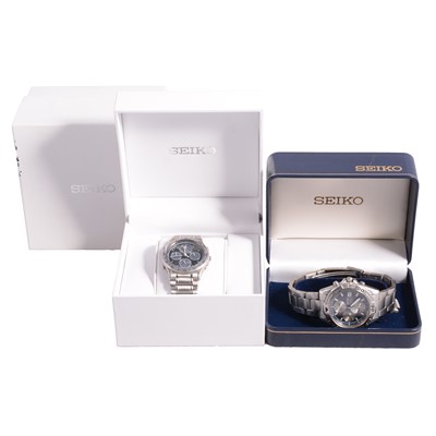 Lot 417 - Seiko - two gentlemen's stainless steel quartz chronograph wristwatches.