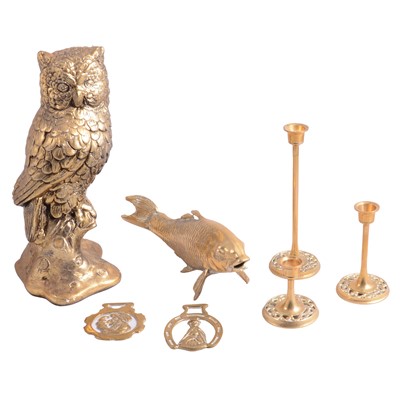 Lot 87 - Small quantity of decorative brassware