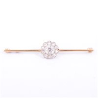 Lot 186 - A diamond bar brooch, a circular cluster of...