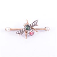 Lot 188 - A diamond set bug brooch, the small bee set on...
