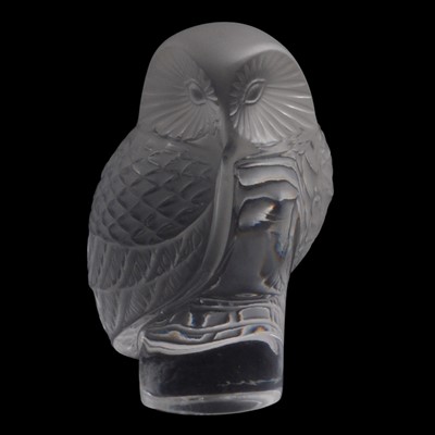 Lot 18 - Lalique, a 'Chouette' design paperweight of an owl, post-1945