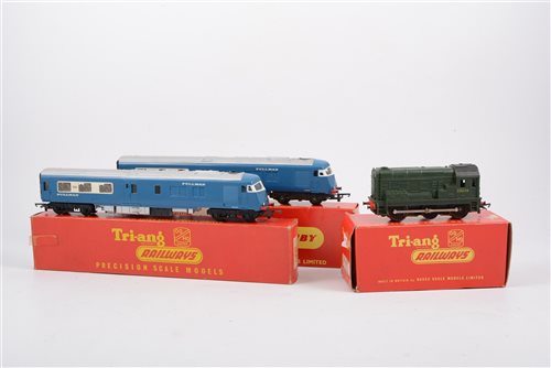 Lot 1019 - Tri-ang Railways 00 gauge; R555 Diesel Pullman...