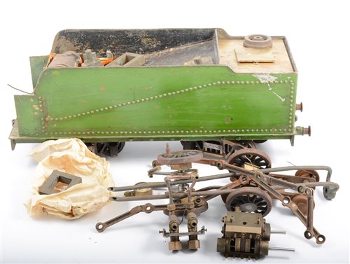 Lot 1046 - Model locomotive tender with parts and pieces,...