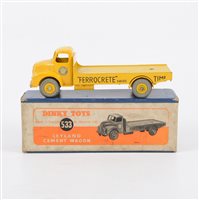 Lot 1189 - Dinky Toys; 533 Leyland ''Ferrocrete'' wagon,...